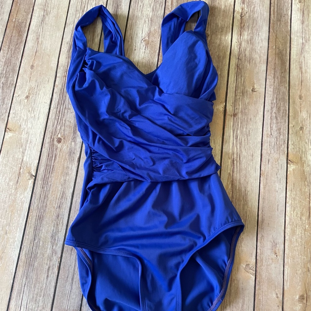 EUC Jantzen one piece swimsuit